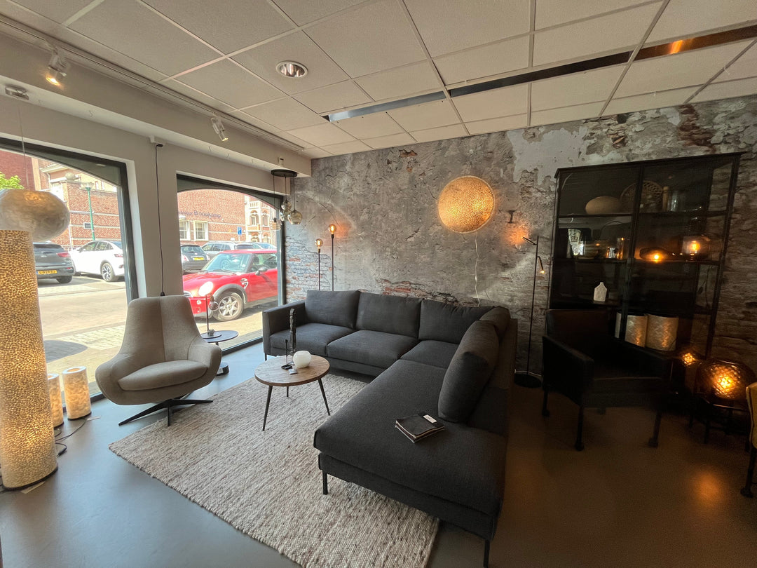 Hoe werkt het proces van herstofferen van eetkamerstoelen?