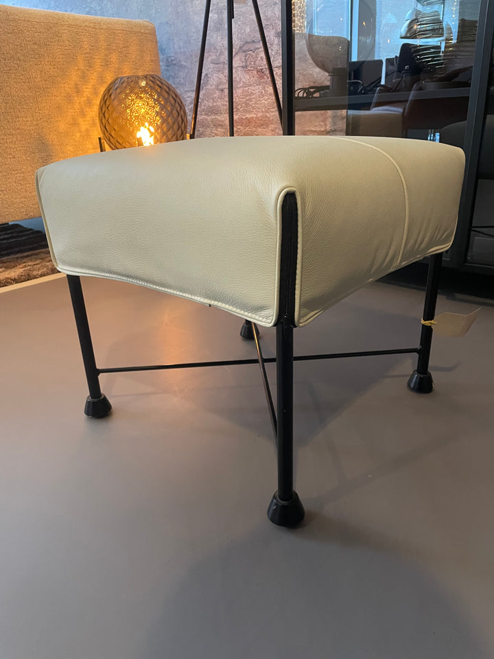 Montis Hocker herstofferen